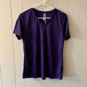 NWT Women’s Medium Fitted Purple Short Sleeve T-Shirt gym running top